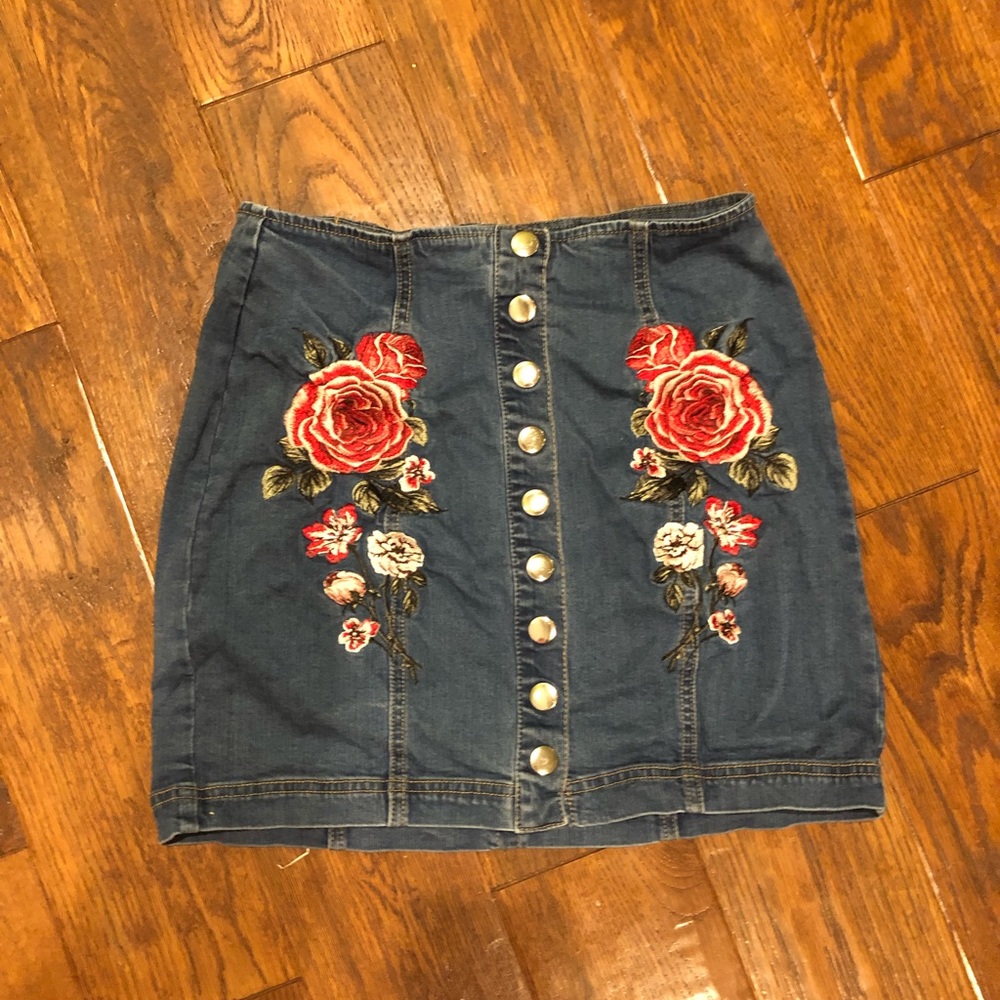 Denim body con skirt with appliqué flowers